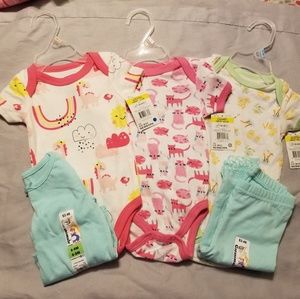 Girl's 6-9 months bundle NWT